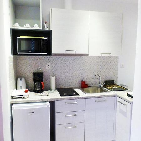 Central Athens Studios Экстерьер фото